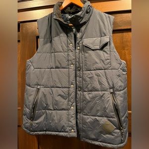 Like new! Men’s L North Face puffer vest